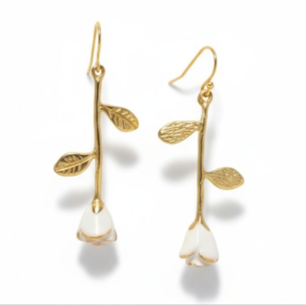 NWT Gorgeous Pair Of Gold Dangling White Rose Earrings!